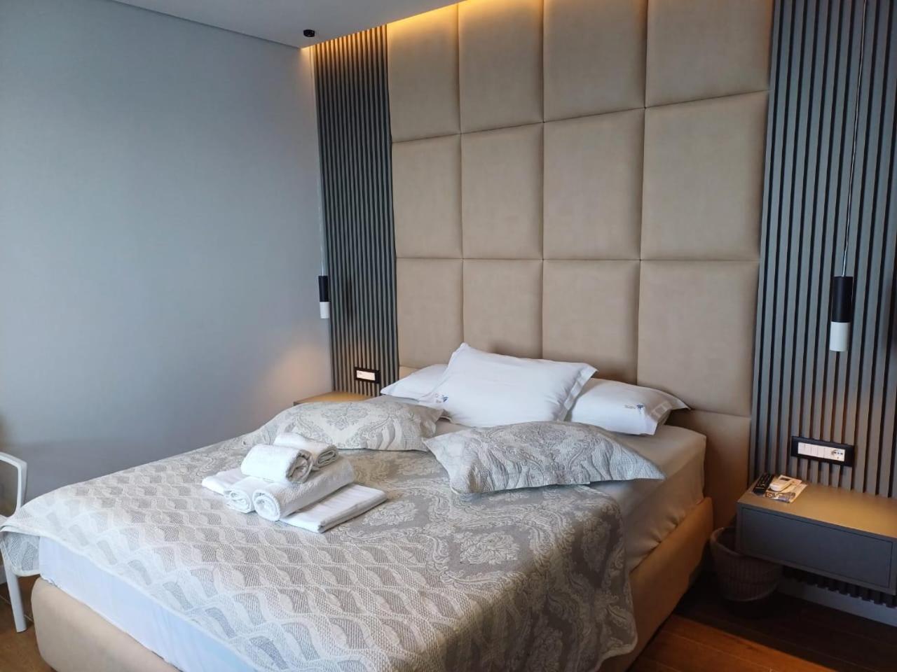Blue Bay Hotel ساراندا المظهر الخارجي الصورة