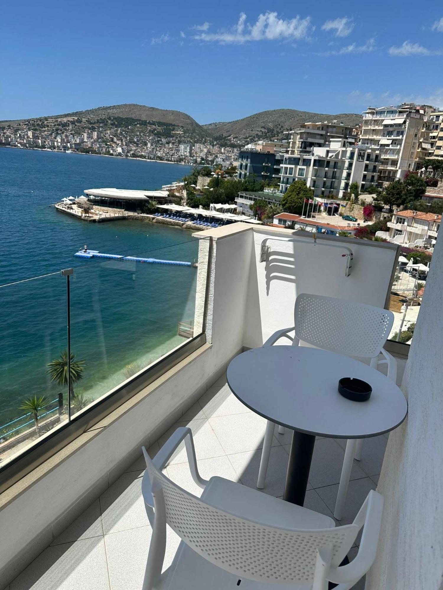 Blue Bay Hotel ساراندا المظهر الخارجي الصورة