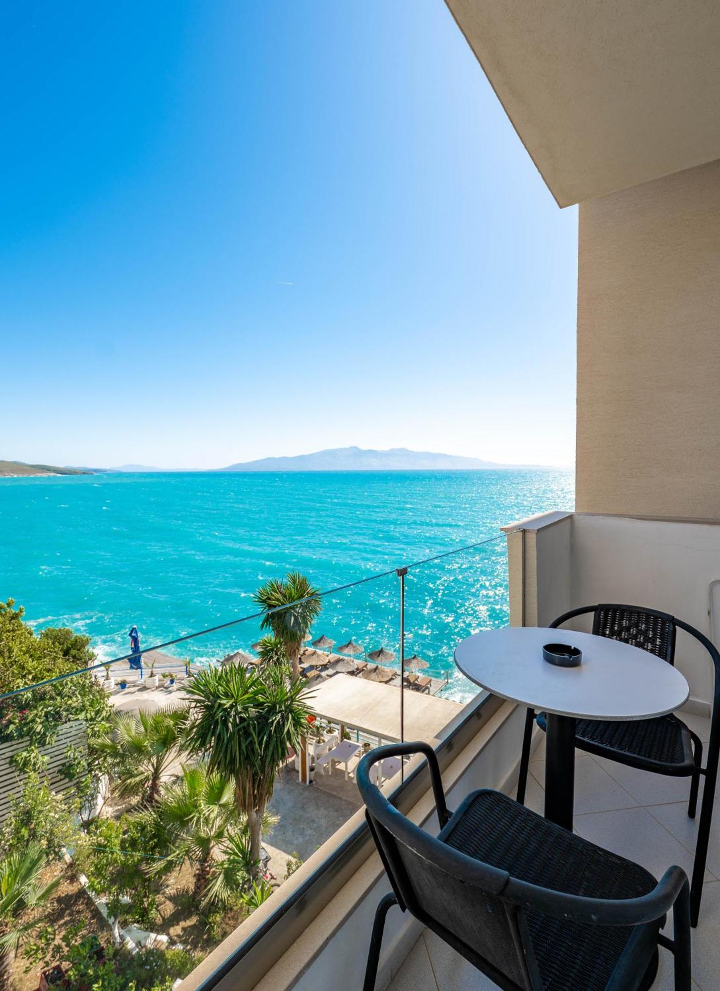 Blue Bay Hotel ساراندا المظهر الخارجي الصورة