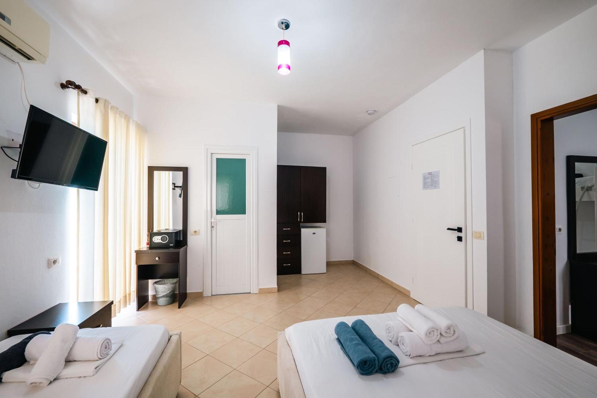 Blue Bay Hotel ساراندا المظهر الخارجي الصورة