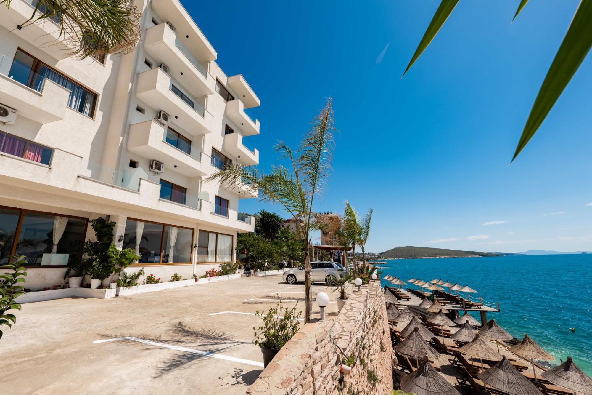 Blue Bay Hotel ساراندا المظهر الخارجي الصورة