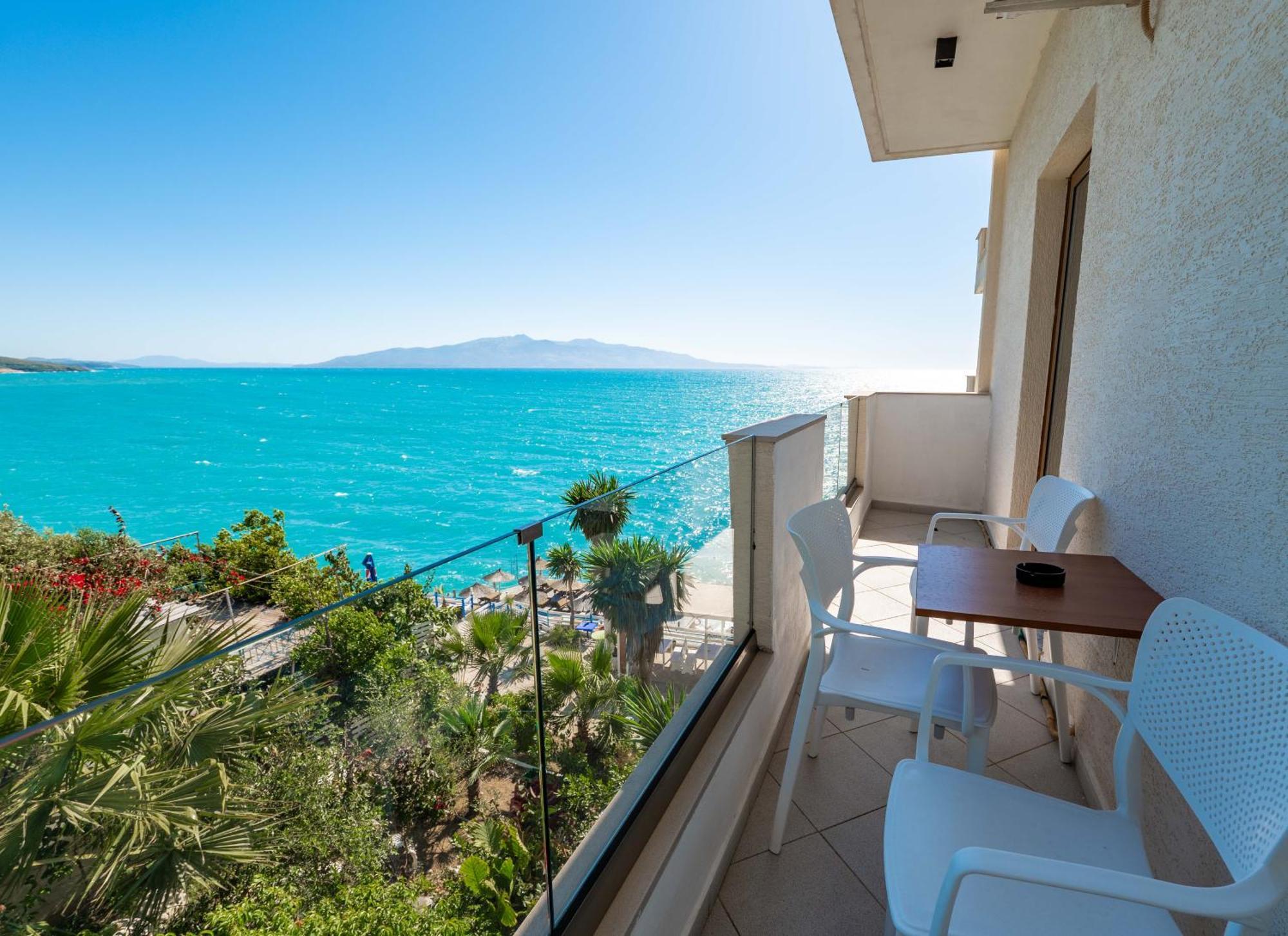 Blue Bay Hotel ساراندا المظهر الخارجي الصورة