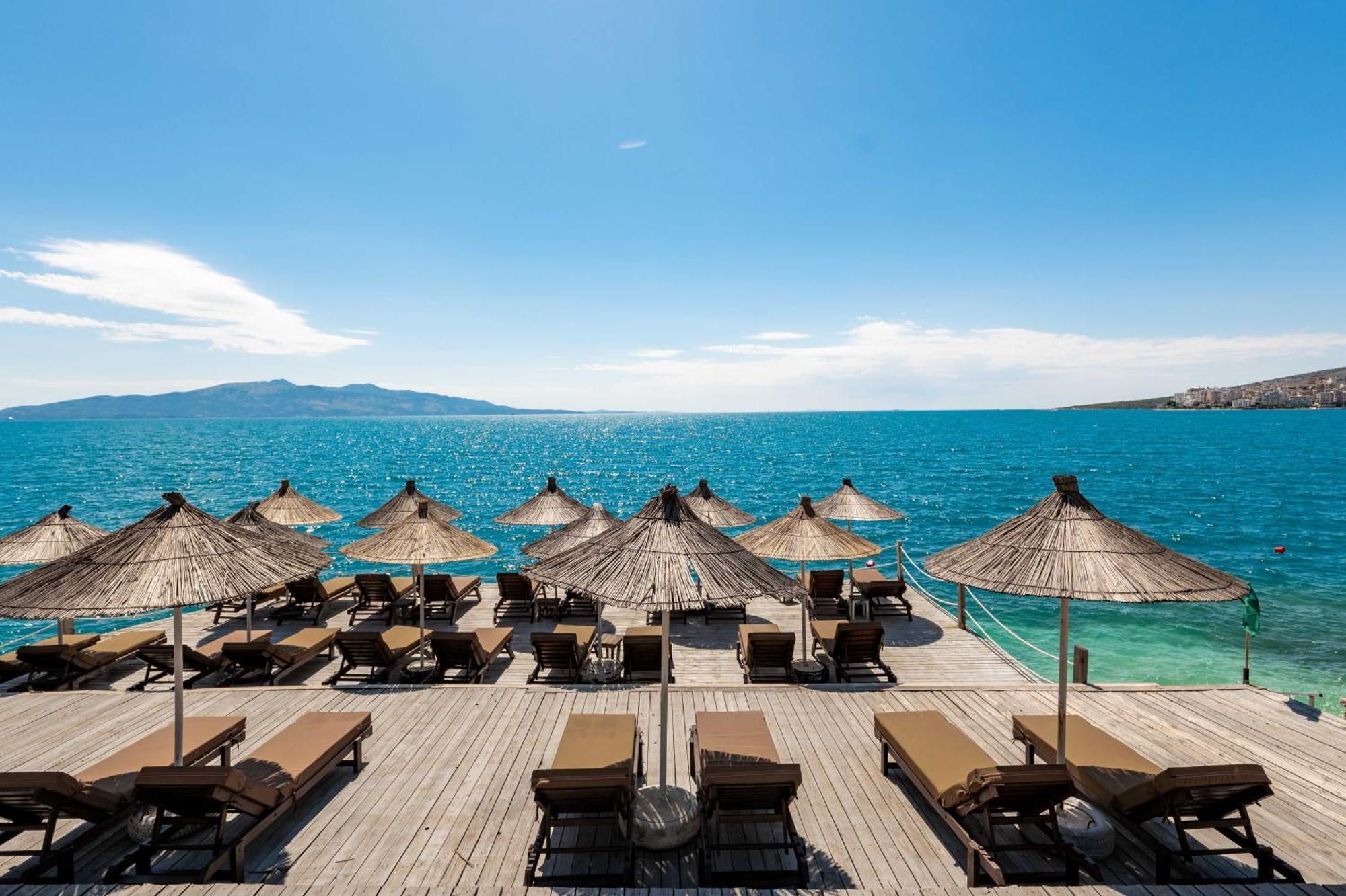 Blue Bay Hotel ساراندا المظهر الخارجي الصورة