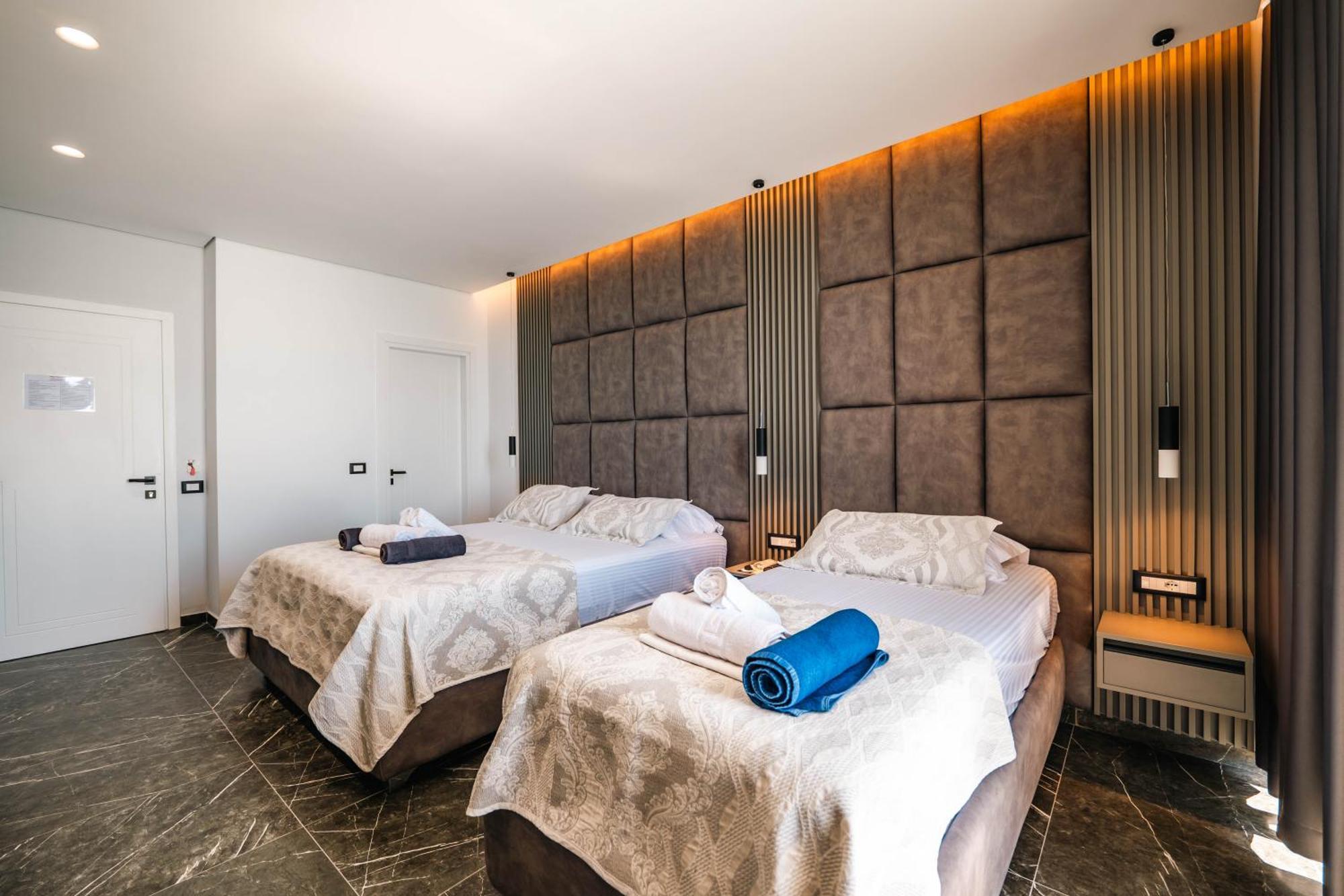 Blue Bay Hotel ساراندا المظهر الخارجي الصورة
