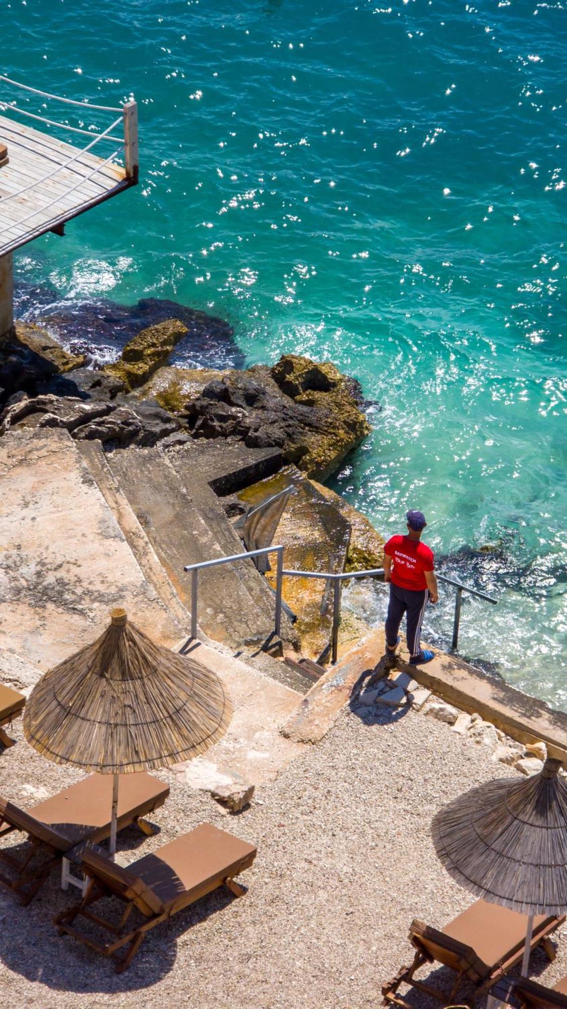 Blue Bay Hotel ساراندا المظهر الخارجي الصورة
