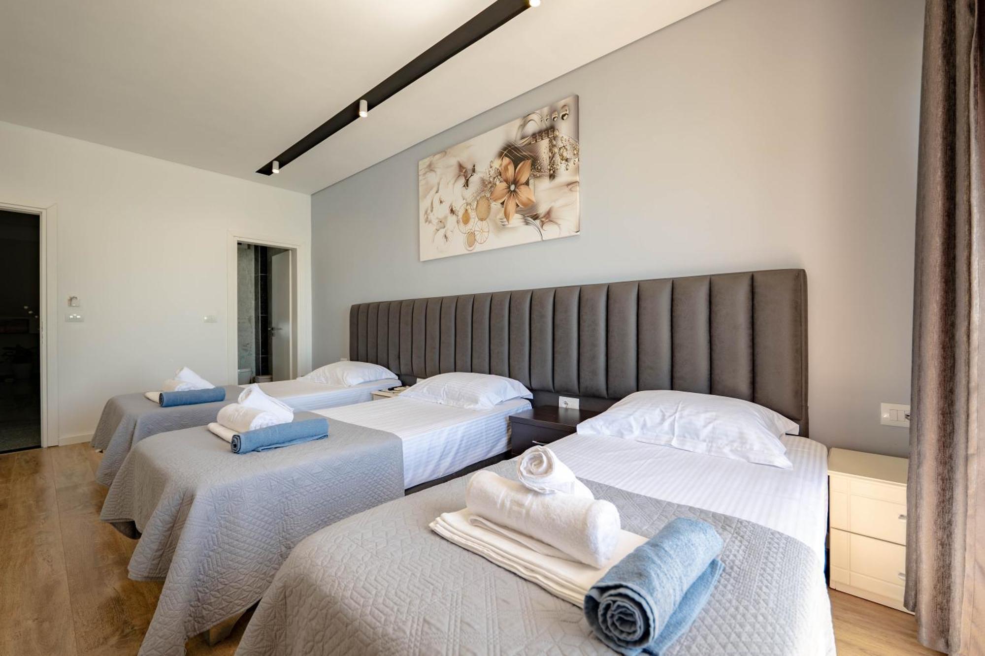 Blue Bay Hotel ساراندا المظهر الخارجي الصورة