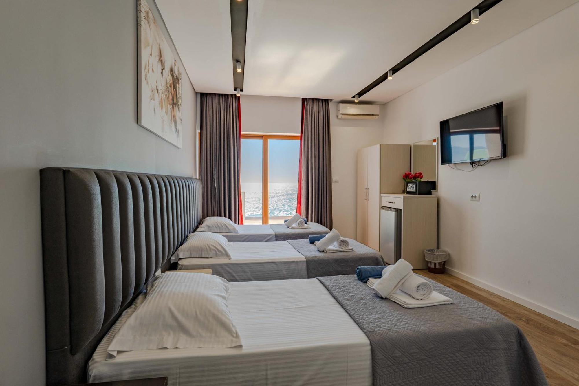 Blue Bay Hotel ساراندا المظهر الخارجي الصورة